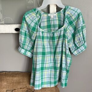 New Women’s cute summer top with puffed sleeves